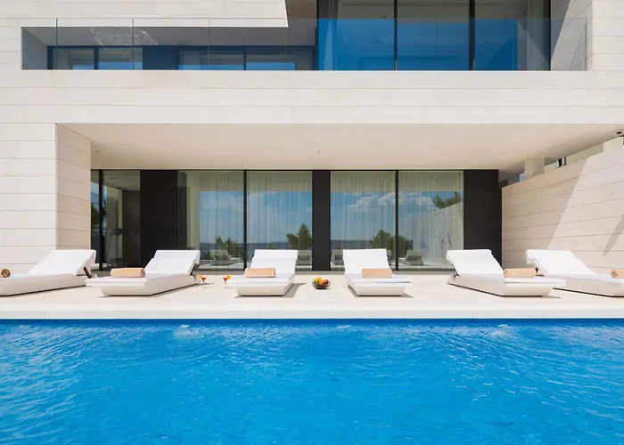 5-star Calma I With Heated Pool, Jacuzzi, Sea And Palm Tree Garden