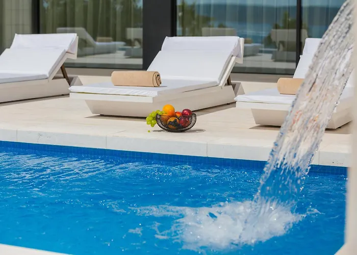 Villa 5-star Calma I With Heated Pool, Jacuzzi, Sea And Palm Tree Garden