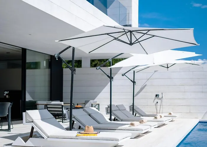 5-star Calma I With Heated Pool, Jacuzzi, Sea And Palm Tree Garden Villa Starigrad Paklenica