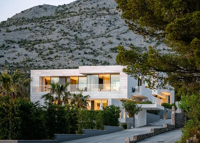 Villa 5-star Calma I With Heated Pool, Jacuzzi, Sea And Palm Tree Garden Starigrad Paklenica