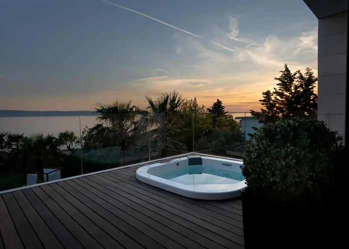 Villa 5-star Calma I With Heated Pool, Jacuzzi, Sea And Palm Tree Garden Starigrad Paklenica