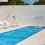 Vila 5-star Calma I With Heated Pool, Jacuzzi, Sea And Palm Tree Garden Starigrad Paklenica