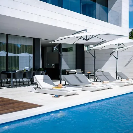 Vila 5-star Calma I With Heated Pool, Jacuzzi, Sea And Palm Tree Garden Starigrad Paklenica