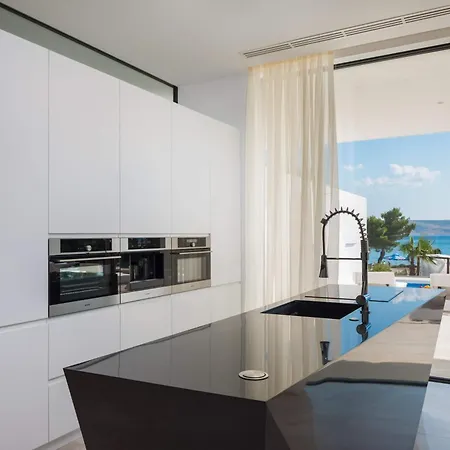 5-star Calma I With Heated Pool, Jacuzzi, Sea And Palm Tree Garden Vila