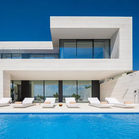 5-star Calma I With Heated Pool, Jacuzzi, Sea And Palm Tree Garden *