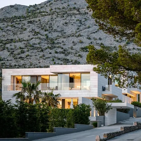 Vila 5-star Calma I With Heated Pool, Jacuzzi, Sea And Palm Tree Garden Starigrad Paklenica