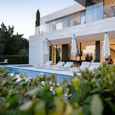 5-star Calma I With Heated Pool, Jacuzzi, Sea And Palm Tree Garden Villa