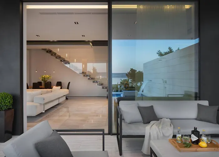 Вилла 5-star Calma I With Heated Pool, Jacuzzi, Sea And Palm Tree Garden Стариград-Пакленица