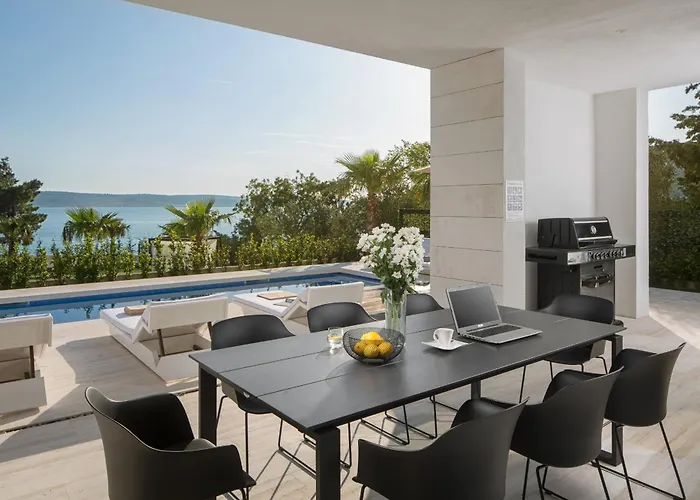 5-star Calma I With Heated Pool, Jacuzzi, Sea And Palm Tree Garden