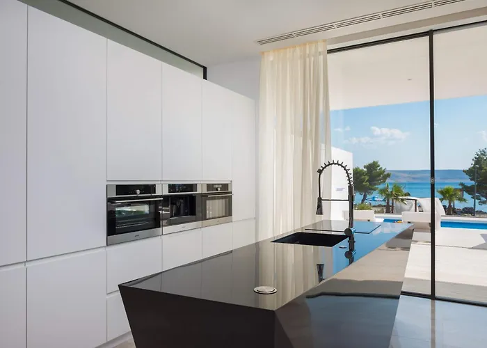 5-star Calma I With Heated Pool, Jacuzzi, Sea And Palm Tree Garden Вилла